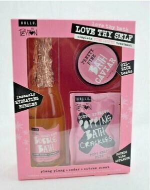 Hallu by Peyton "Love Thy Self" Bubble Bath Gift Set